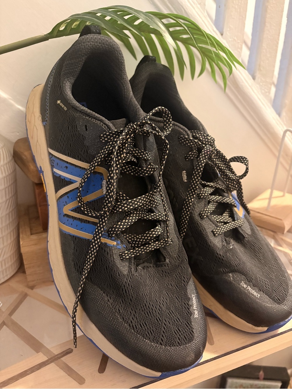 New Balance Men's Athletic Trail Sneakers- Size 13 2E . New!